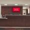 Red Roof Inn PLUS & Suites Erie - 伊利