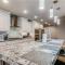 Cozy Haus Relaxing Home Base WiFi Location Close to Town and Rivers, Schlitterbahn, Gruene