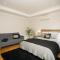 "WATERLILY HOUSE" - Luxury Canal House, Jetty, Dog & Child Friendly - Sleeps 14