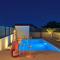 Apartment Zala with own pool - Ližnjan