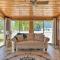 Charming West Yarmouth Home about 2 Mi to Beach! - يارموث الغربية