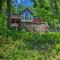 Grand Chalet with Hot Tub - Near Wintergreen Resort