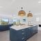6 Seabreeze Spacious Newly Renovated Apartment with Ocean Views - Sunshine Beach