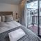 Tranquil Stream Side Retreat - Wanaka
