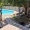 House with exclusive pool and garden 7 min walk from the beach and the center