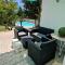 House with exclusive pool and garden 7 min walk from the beach and the center