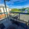 Beach Side Apartment with a Balcony - 派尔努