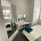 Modern 2 bedroom apartment, with car parking. - Bitton