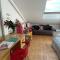 Unusual duplex with garden - 圣布里厄