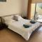 Pool side 2 Bedroom Queens gardens Complex - بافوس