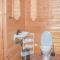 Nice Home In Vik I Sogn With Jacuzzi