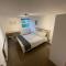 Spacious 2-Bedroom Flat Near Surbiton Station