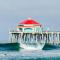 Coastal Paradise . Steps to the beach . Pool . Hot Tub - شاطئ هنتنغتون
