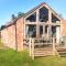 Little Pentre Barn with cosy logburner - Wrexham