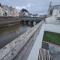 Neet Retreat - sleeps 7 next to beach