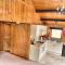 The Squirrel Lodge - Hot Tub - Pet Friendly - Pembrokeshire-Tenby