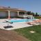 villa 15 personnes avec piscine et terrain de pétanque - Puysserampion