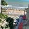 Loft Vista Mar 211 - Praia do Morro - prédio frente Mar - varanda com vista mar - elevador - atravessou a avenida, ja esta na Praia - internet - com garagem para carro pequeno