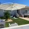 Marias modern studio 5min from beach