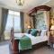 The Spa Chalet Scarborough Hot tub, pool, gym, beach location