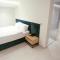 HOTEL 12