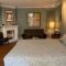 De Buitenmuur - Vintage Suite & Bohemian Loft, elk met Privé-ingang en Jacuzzi