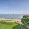 Walkable Condo with Balcony, Dock and Pool Access - Port Clinton
