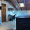 Beautiful Loft! Walk from the beach!