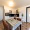 Beachfront Apartment Roko