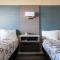 Solaire Inn & Suites