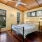 COASTING - Straddie Style Beach House