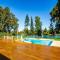 Luxury Riverside Estate - 3BR Home or 1BR Cottage or BOTH - Sleeps 14 - Swim, fish, relax, refresh - أندرسون