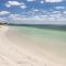 Beach & Trees, beachfront Siesta Park - Busselton