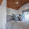 Rosemary - 1 Bedroom Shepherds Hut - Amroth - Amroth