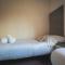 Hazel Oaks, Beautiful Lodge with Hot Tub - Sleeps 6 - Felmoor Park