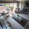 Hazel Oaks, Beautiful Lodge with Hot Tub - Sleeps 6 - Felmoor Park