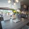 Hazel Oaks, Beautiful Lodge with Hot Tub - Sleeps 6 - Felmoor Park