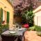 Santa Croce Garden Apartment