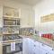 Carpinteria Apt with Hot Tub - 10 Min Walk to Beach!
