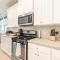 Modern 5 Bedroom with access to community pool