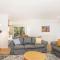 Nautilus Pet Friendly 5 Mins Walk to Bay