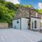 27 Green Road