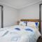 Scenic Beach Escape - BYO Linen Scenic Beach Escape - BYO Linen