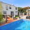 Casa de 2 dormitorios con piscina privada y desayuno incluido en Alhaurin