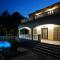 Chalet con piscina (A)