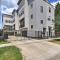 Stylish Houston Townhome about 3 Mi to Downtown!