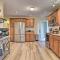 Bright Asheville Retreat with Hot Tub and Decks! - أشفيل