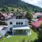 Ferienwohnung am Enzufer mit Balkon in Bad Wildbad im Schwarzwald - باد فيلدباد