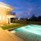 LUXURIOUS NEW HOUSE, UNFORGETABLE EXPERIENCE.