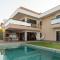 LUXURIOUS NEW HOUSE, UNFORGETABLE EXPERIENCE.